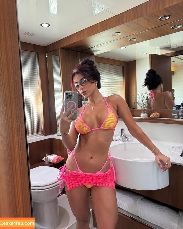 thedanihin / Daniela Hincapie / daniihiin leaked photo photo #0022