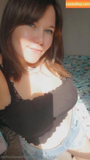 thegirlnextdoorfree photo #0011
