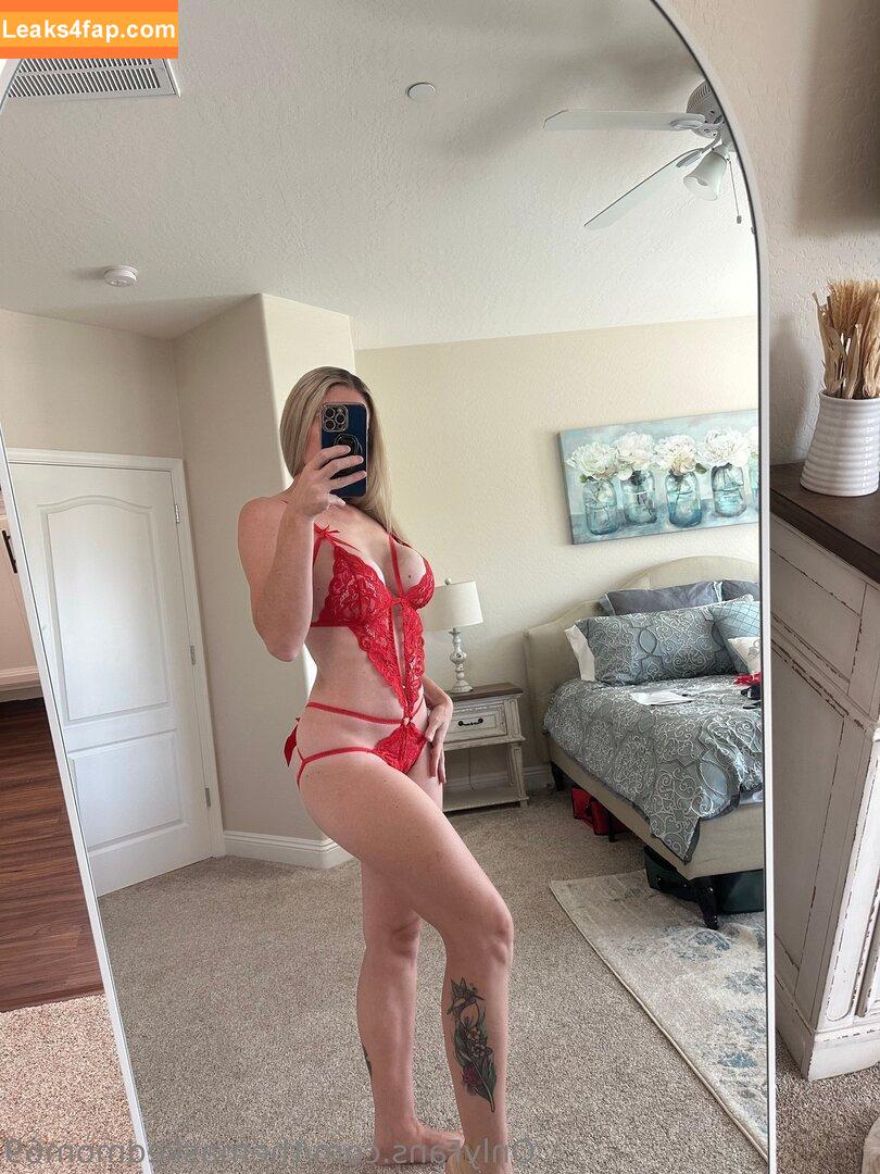 themaskedmom69 / The_Masked_Mom / realmrsmolly / themaskedmomvip / themennonitemom leaked photo photo #0070