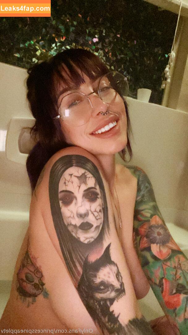 theonlinegirlfriend / wildaboutpineapple leaked photo photo #0004