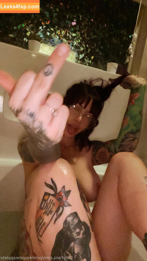 theonlinegirlfriend / wildaboutpineapple leaked photo photo #0005