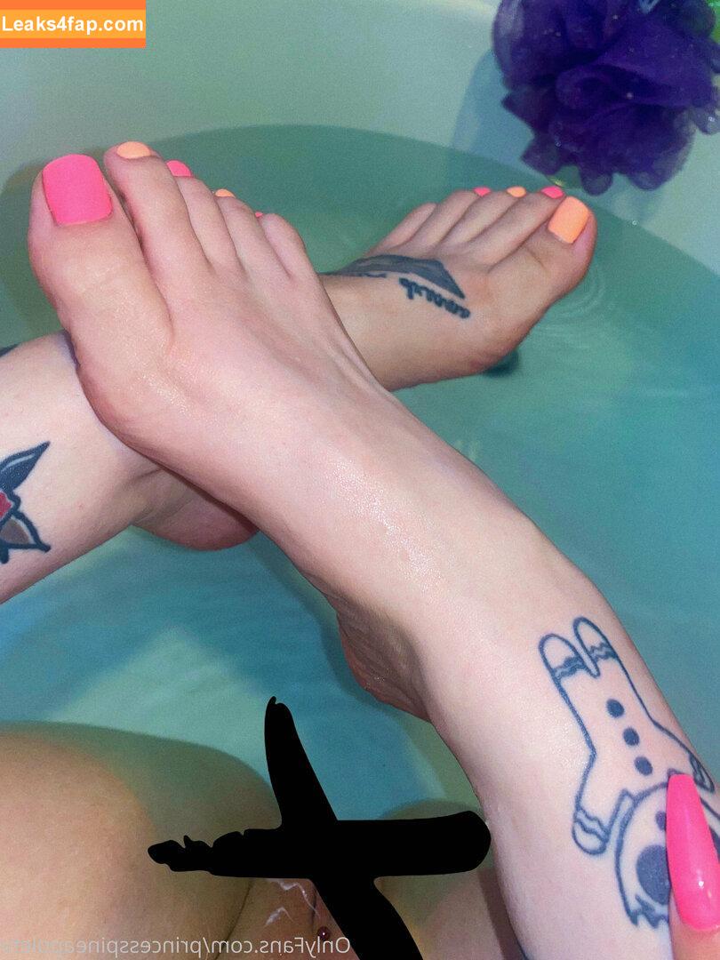 theonlinegirlfriend / wildaboutpineapple leaked photo photo #0020