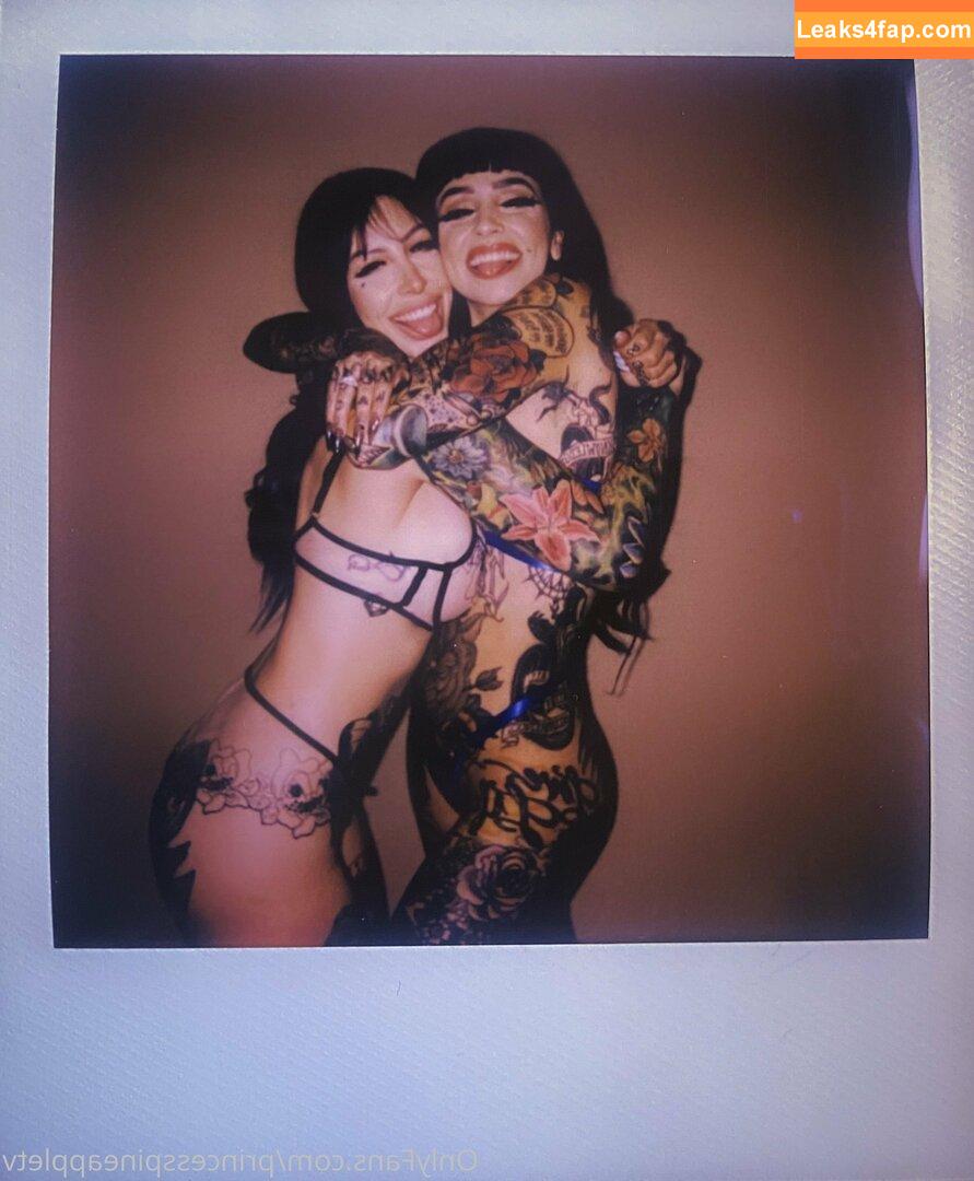 theonlinegirlfriend / wildaboutpineapple leaked photo photo #0120