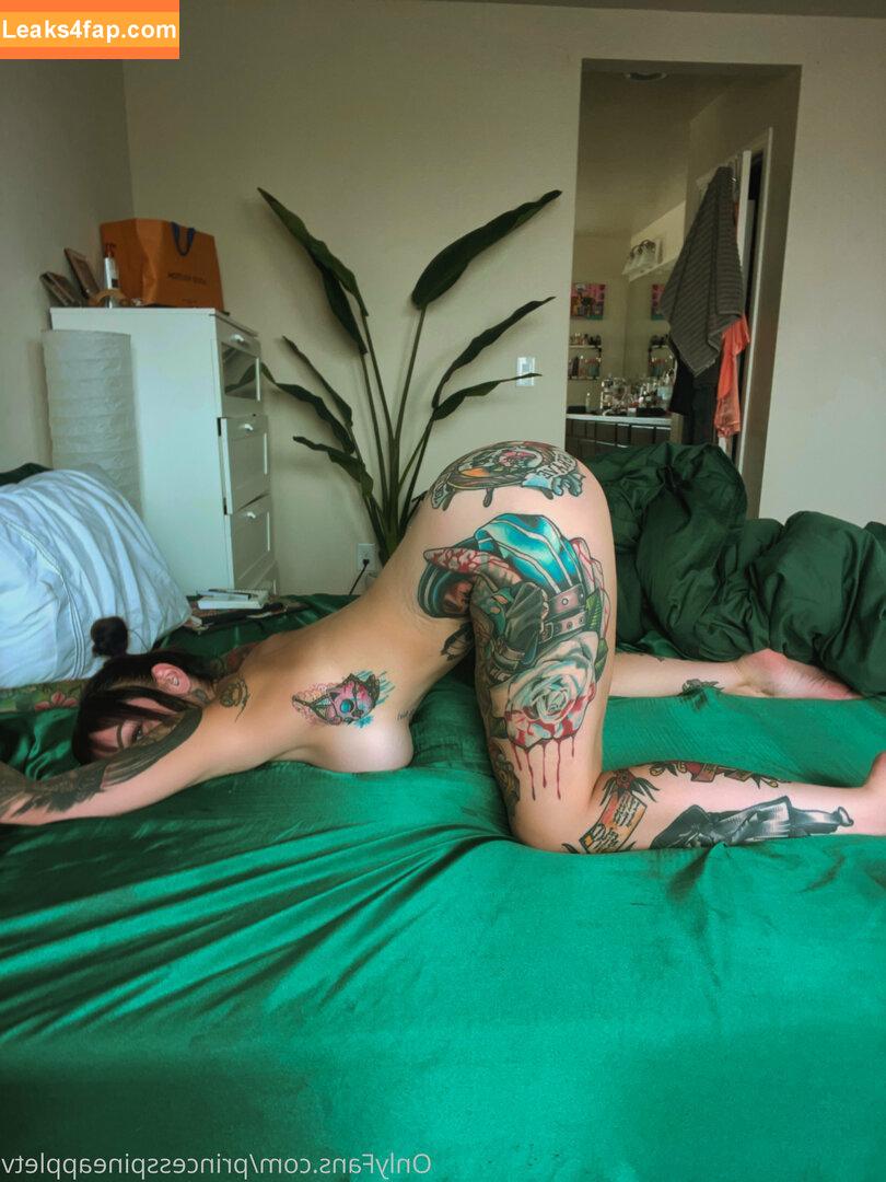 theonlinegirlfriend / wildaboutpineapple leaked photo photo #0125