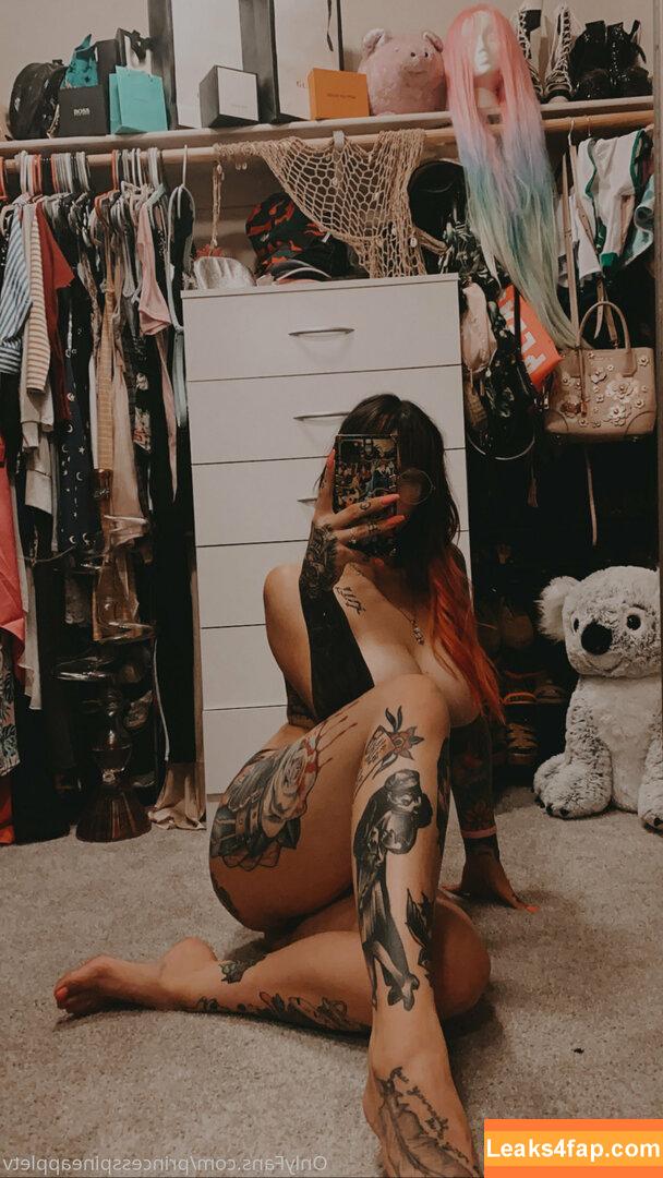 theonlinegirlfriend / wildaboutpineapple leaked photo photo #0268