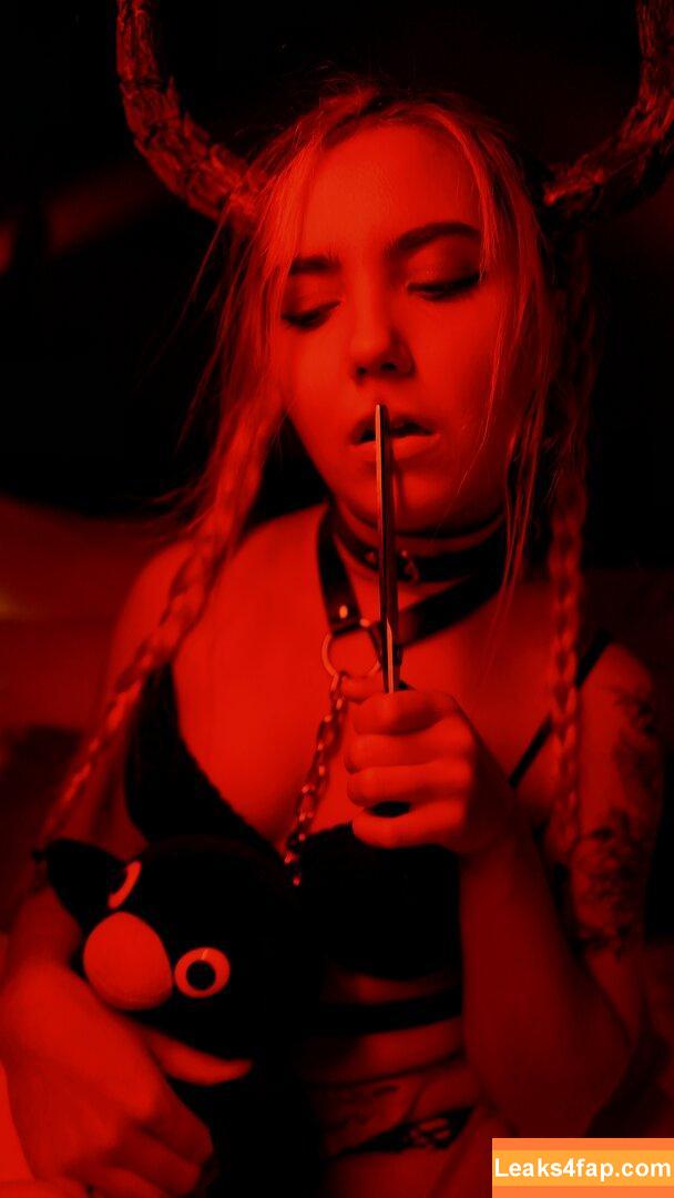 ThePianoDragon_ / PianoDragon_OF / thepianodragon / thepianodragon_twitch leaked photo photo #0082