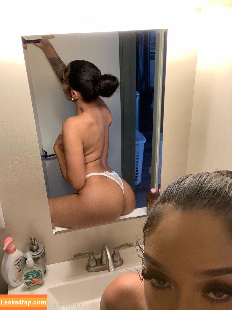 therealarieydior /  leaked photo photo #0003