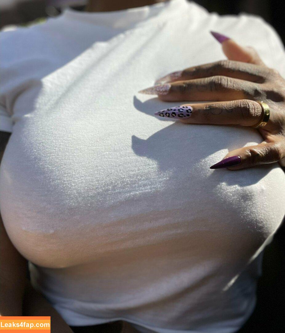 therealbombshell_mint / thereal_mint leaked photo photo #0048