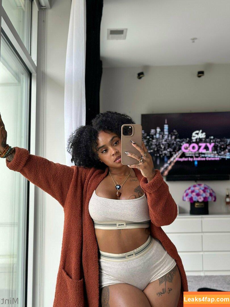 therealbombshell_mint / thereal_mint leaked photo photo #0060