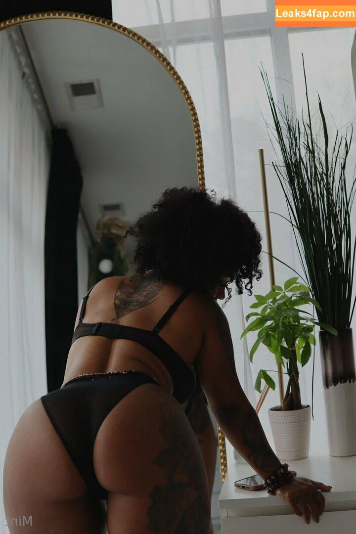 therealbombshell_mint / thereal_mint leaked photo photo #0068