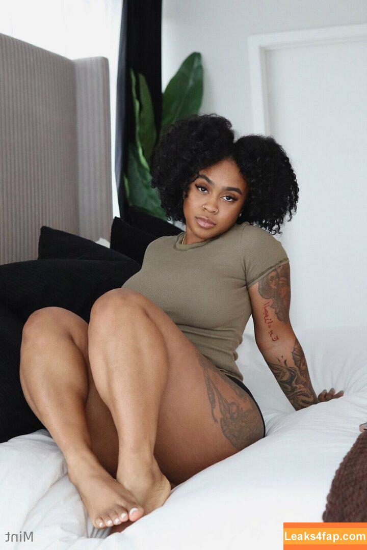 therealbombshell_mint / thereal_mint leaked photo photo #0073