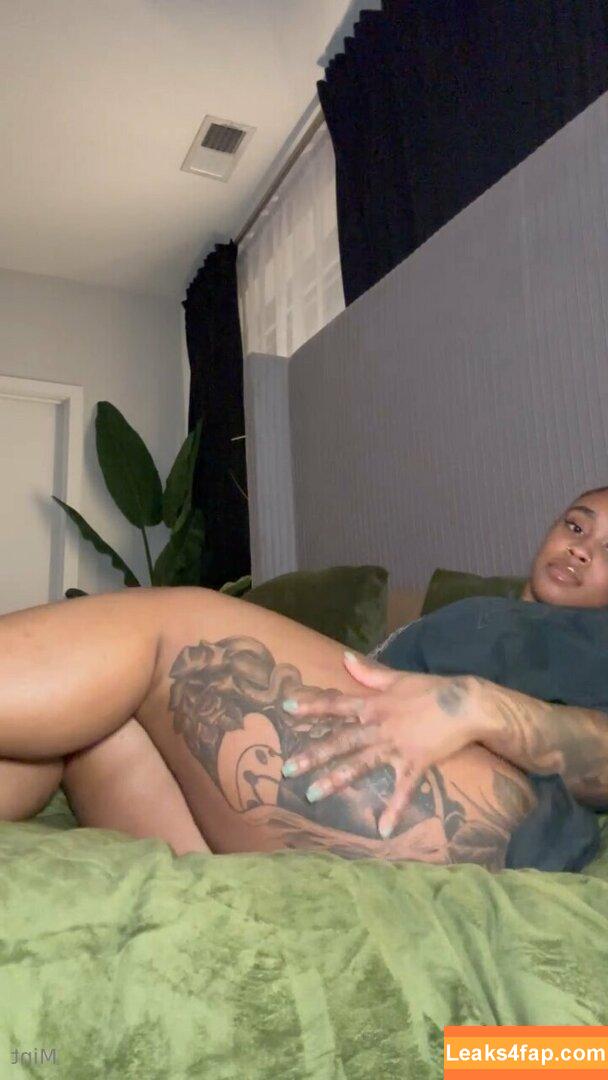 therealbombshell_mint / thereal_mint leaked photo photo #0094