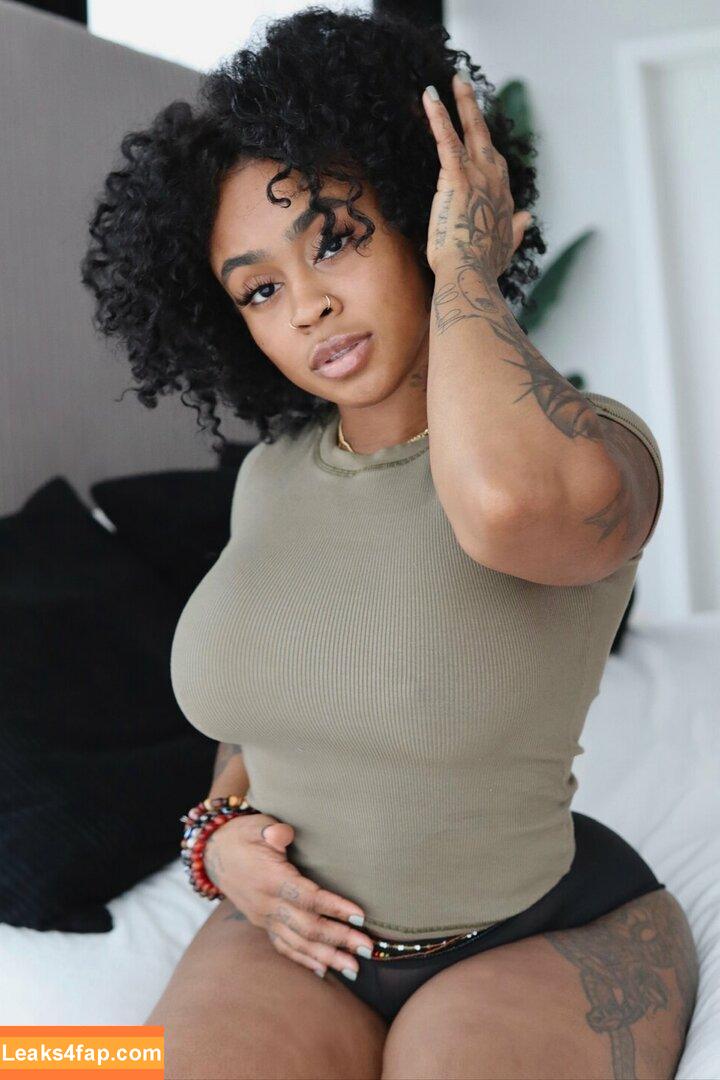 therealbombshell_mint / thereal_mint leaked photo photo #0099