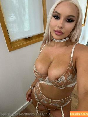 therealkyliepage photo #0415