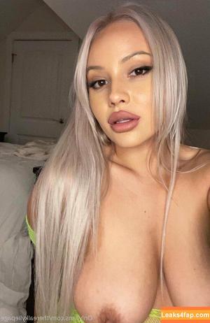 therealkyliepage photo #0465