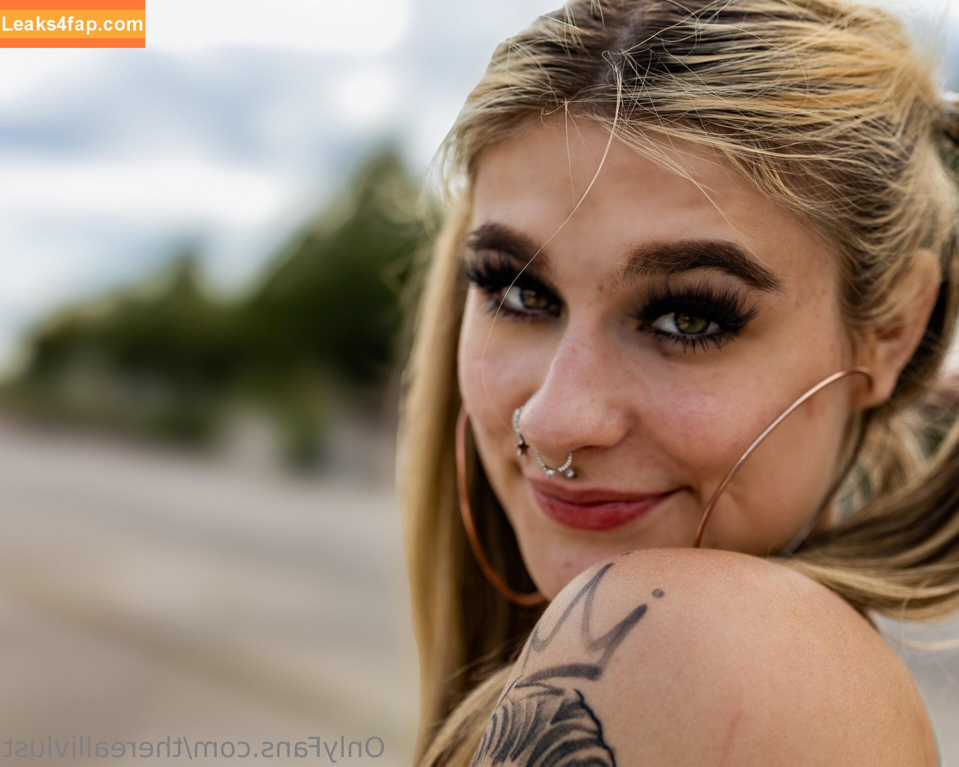 thereallivlust /  leaked photo photo #0019