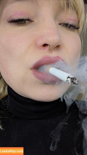 theresasmoke photo #0012