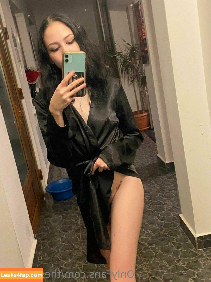 thesofiakiss / sofia.kiss leaked photo photo #0041