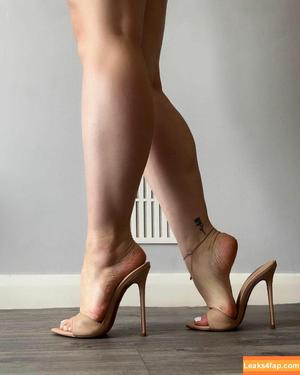 Thestilettobunny photo #0032