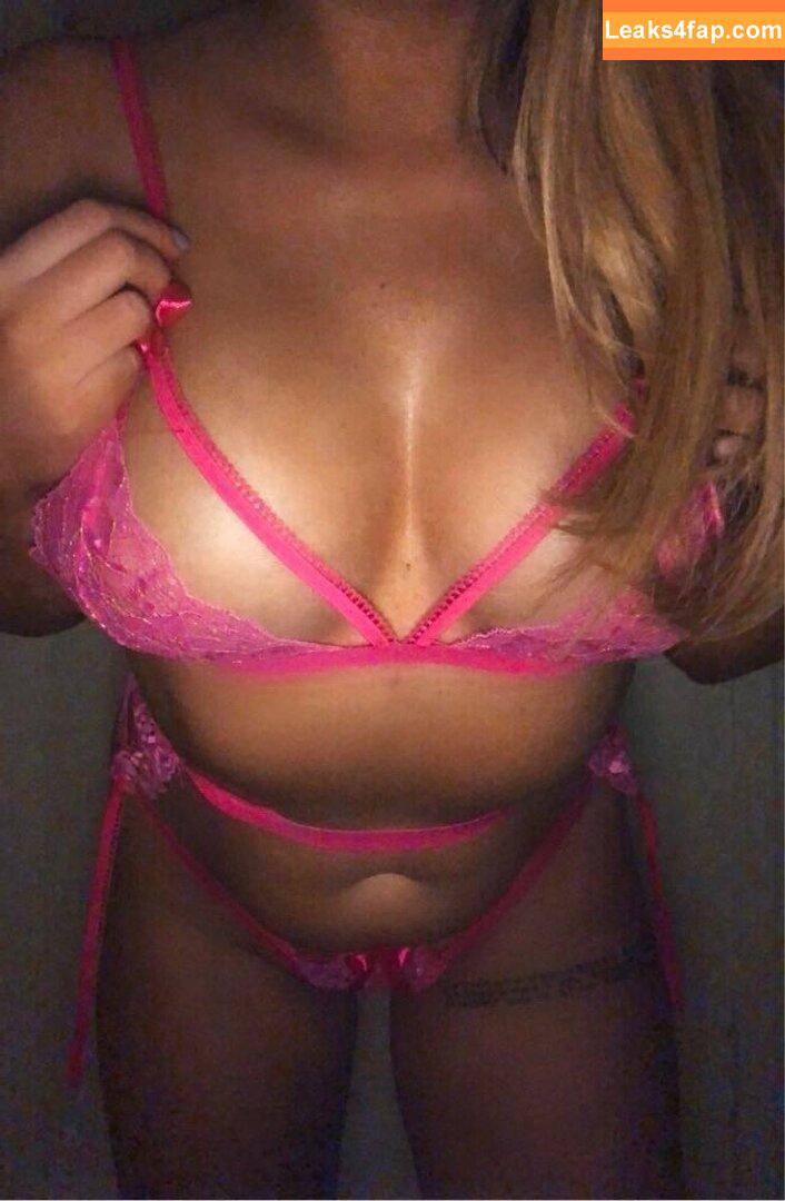 thewetwag / theewetkittyxo leaked photo photo #0005