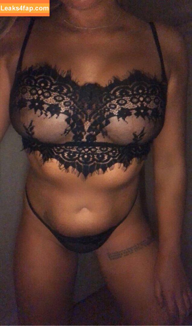 thewetwag / theewetkittyxo leaked photo photo #0014