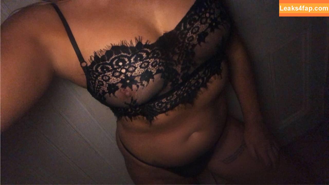 thewetwag / theewetkittyxo leaked photo photo #0016