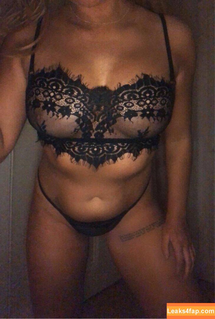 thewetwag / theewetkittyxo leaked photo photo #0017