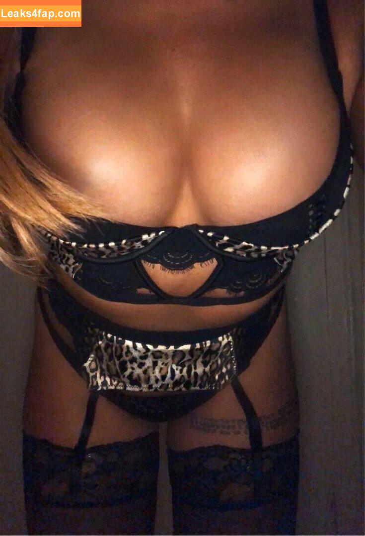 thewetwag / theewetkittyxo leaked photo photo #0026