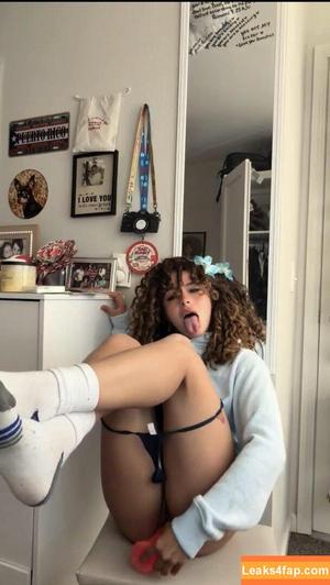 TheWindowCouple photo #0082