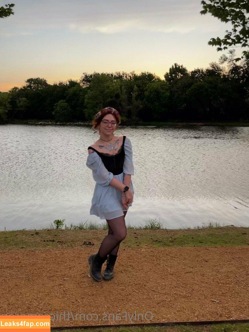 thiccameron /  leaked photo photo #0015