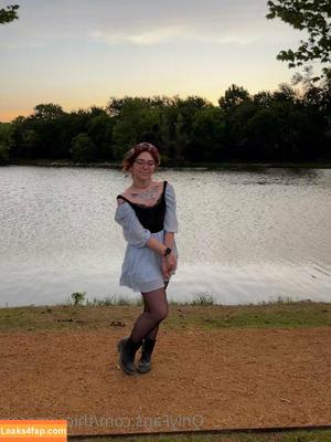 thiccameron photo #0015