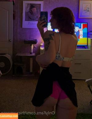 thiccameron photo #0090