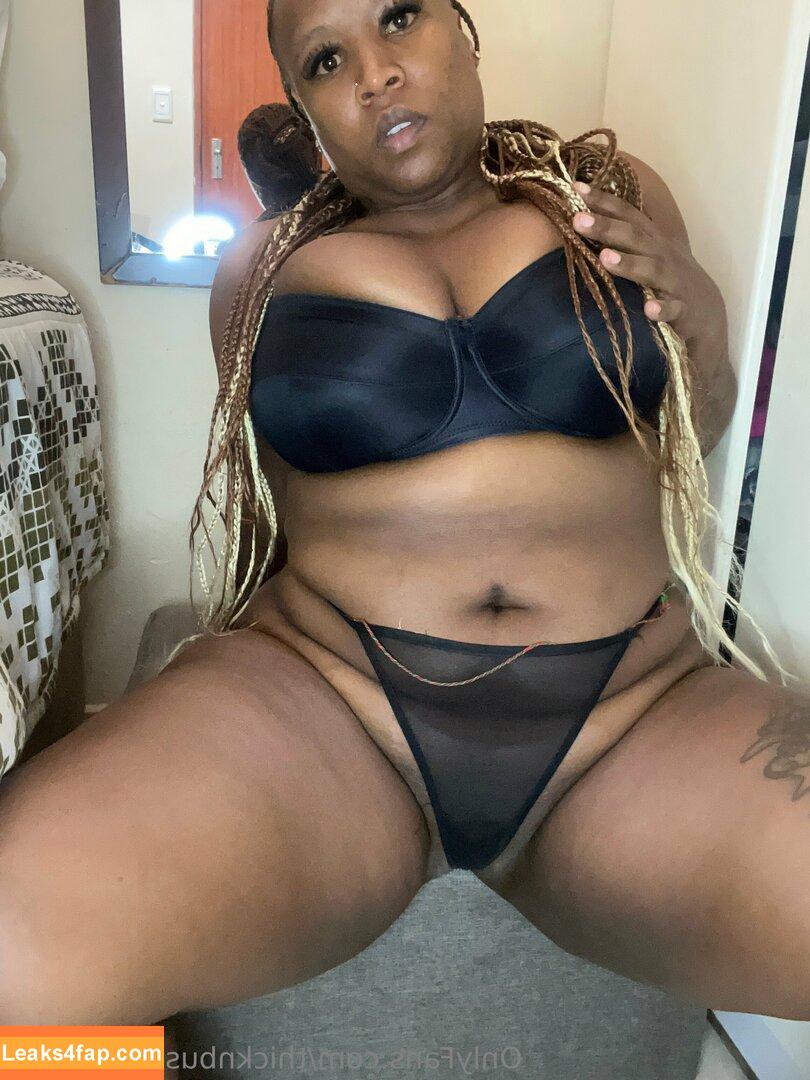 thicknbustybabefree /  leaked photo photo #0088