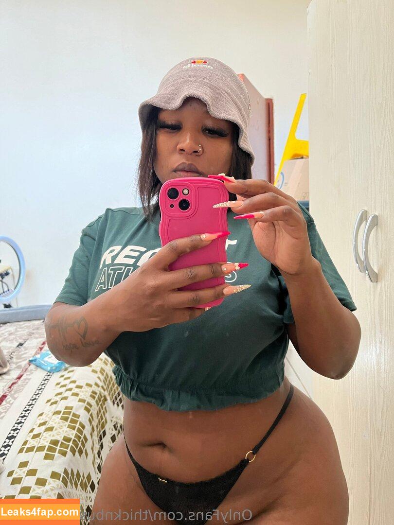 thicknbustybabefree /  leaked photo photo #0115