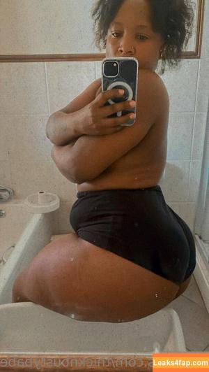 thicknbustybby photo #0036