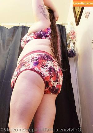 thickqueenrose420 photo #0017