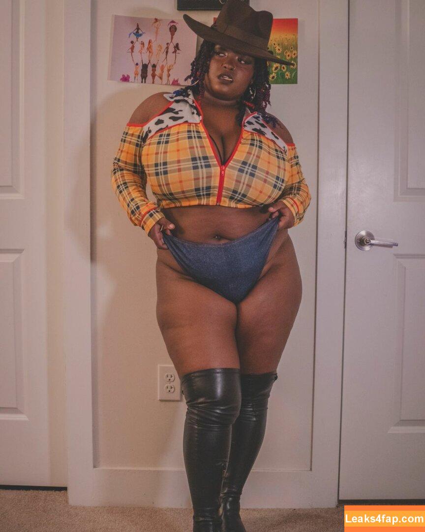 Thighlyinfluential / 1dimpled_aja / AnimatedAja / NaughtyByNelly leaked photo photo #0255