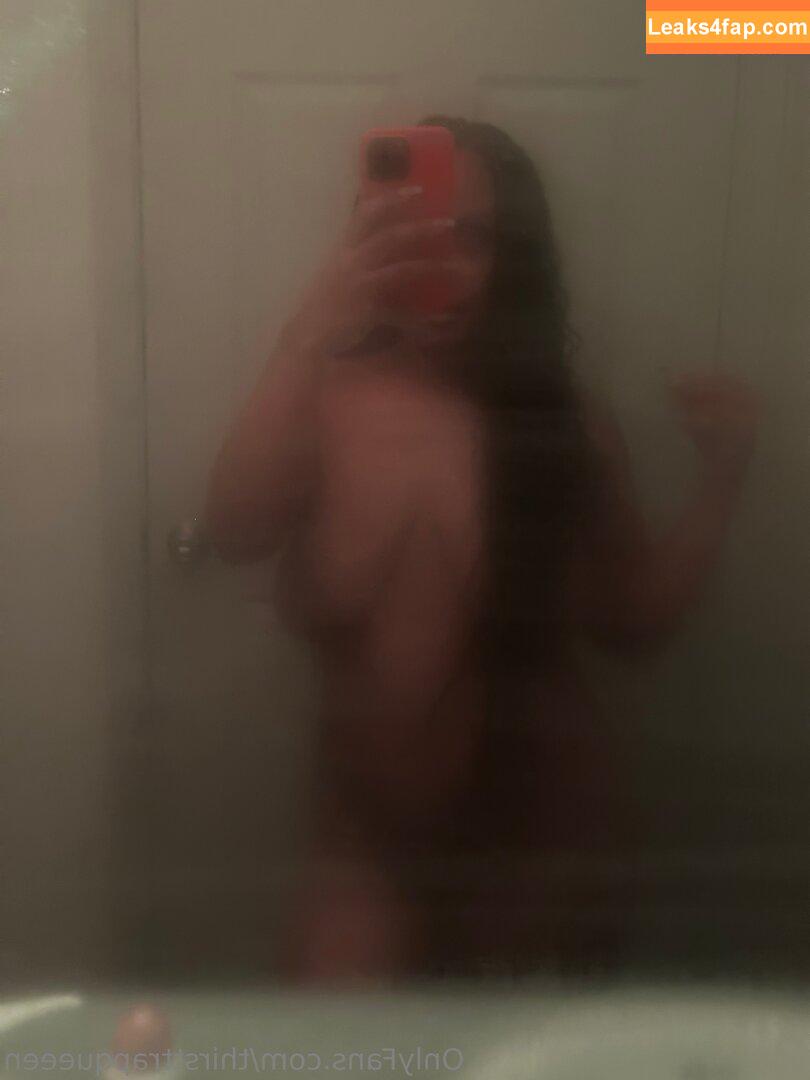 thirsttrapqueeen /  leaked photo photo #0013