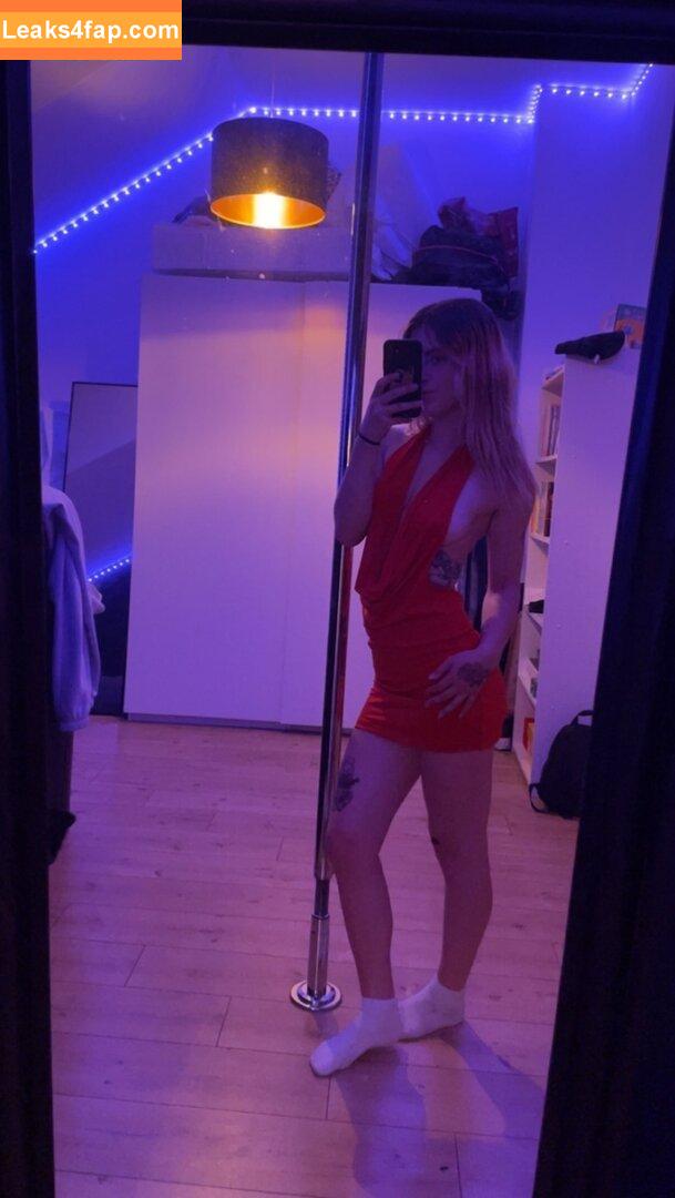 Thisislina / benzundbella leaked photo photo #0035