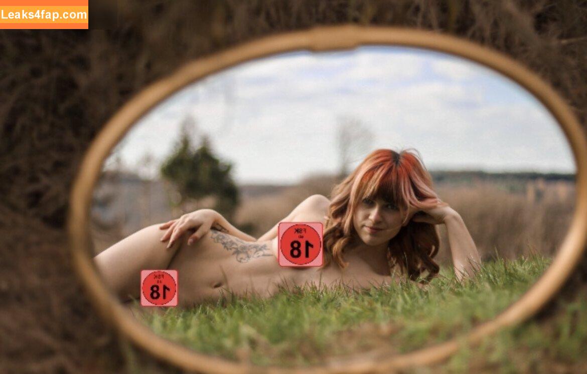 Thisislina / benzundbella leaked photo photo #0043