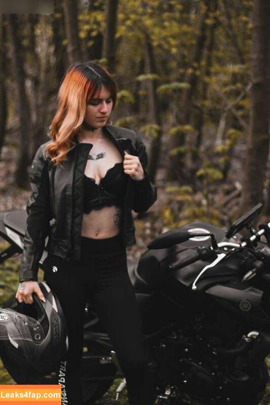 Thisislina / benzundbella leaked photo photo #0170
