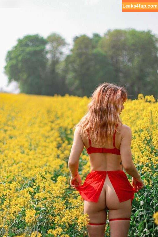 Thisislina / benzundbella leaked photo photo #0220