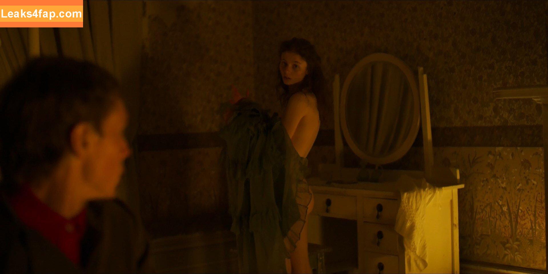 Thomasin /  leaked photo photo #0014