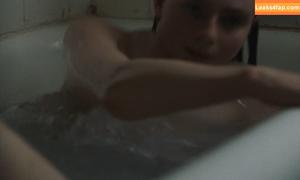 Thomasin photo #0017