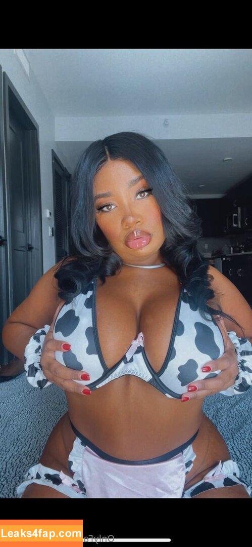 tiamaria1 / __tiamaria1 leaked photo photo #0010