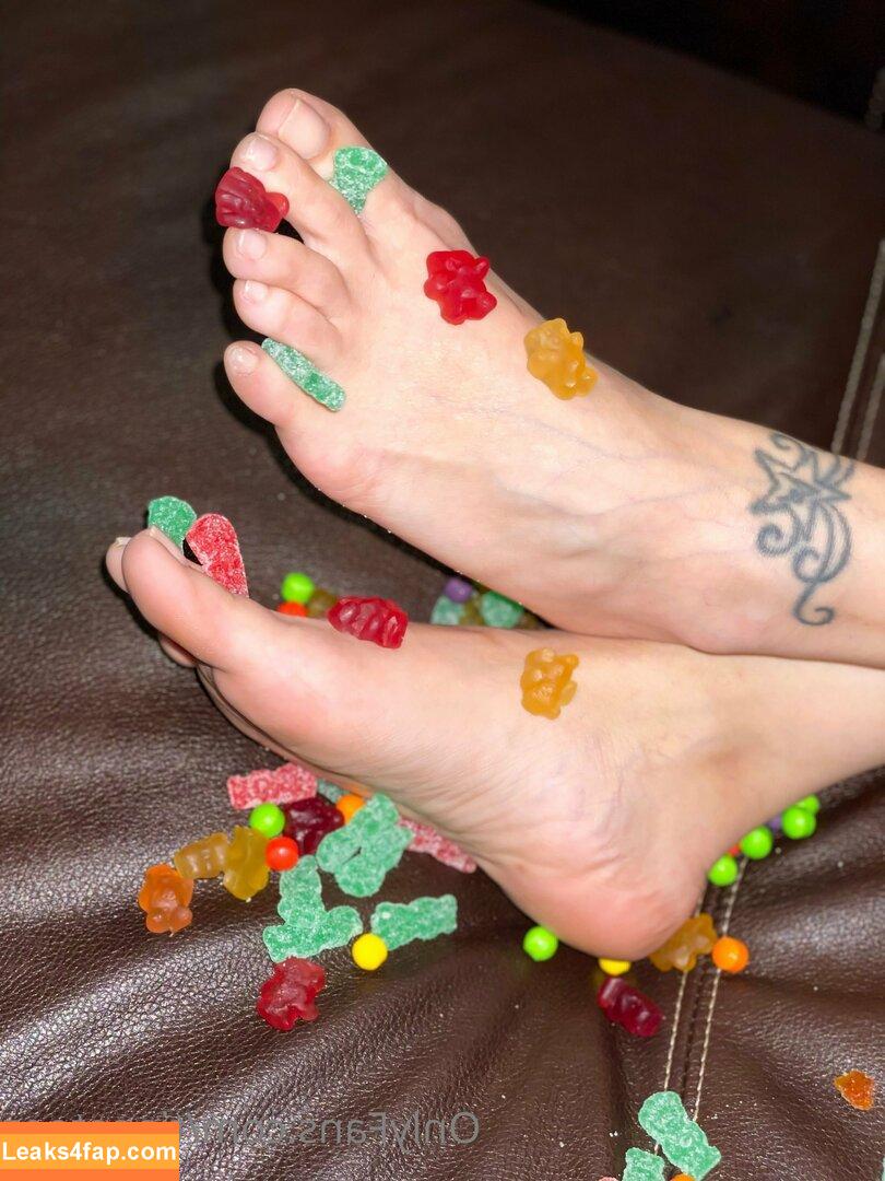 tianataylortoes / tianataylortoldme2 leaked photo photo #0011