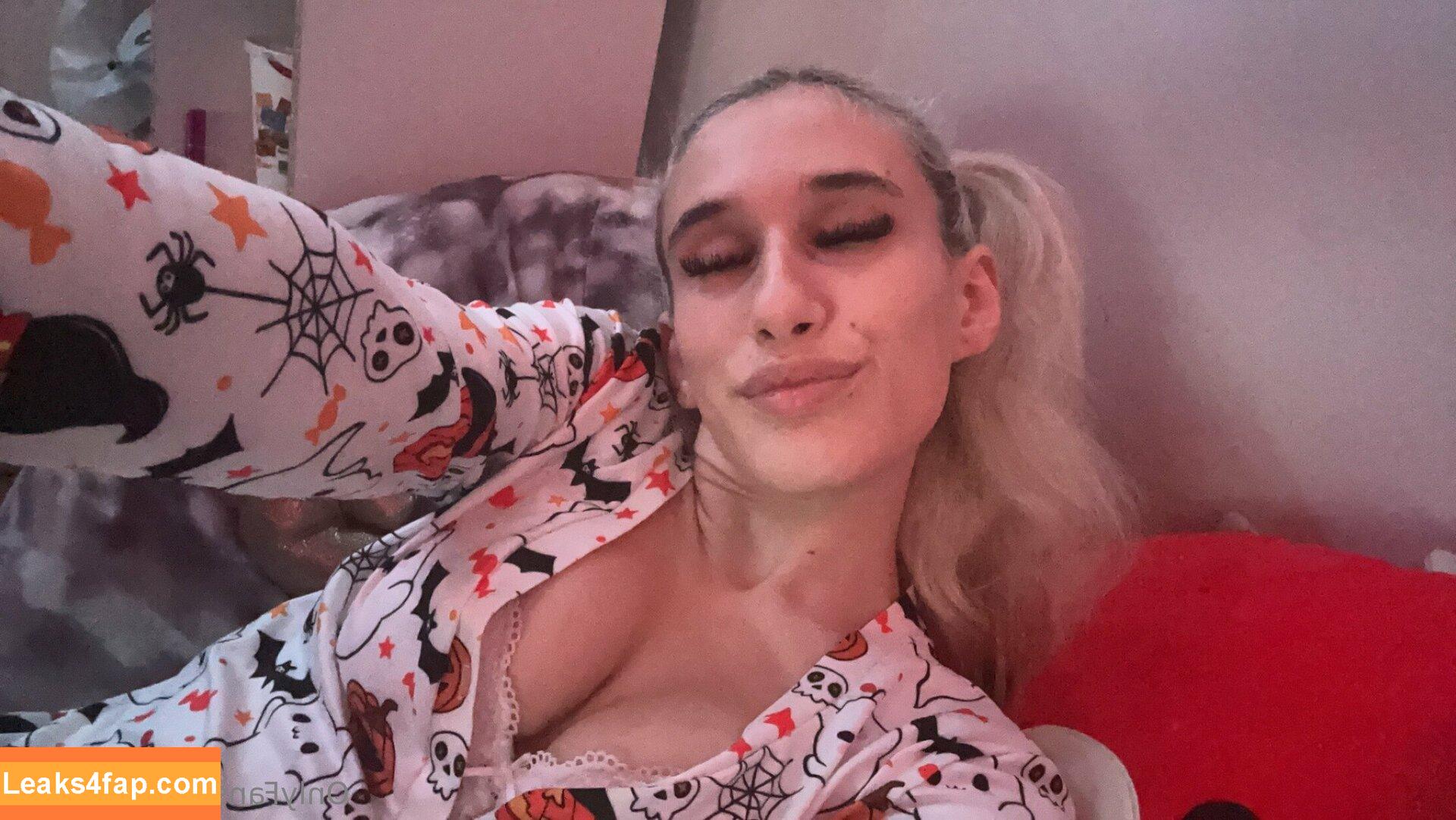 tiarickie /  leaked photo photo #0013