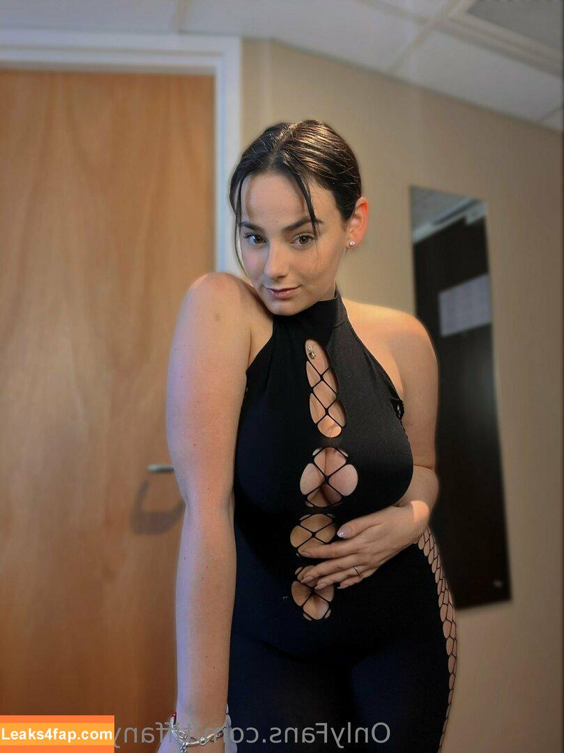 Tiffanybabe01 / tiffany.babe01 leaked photo photo #1267
