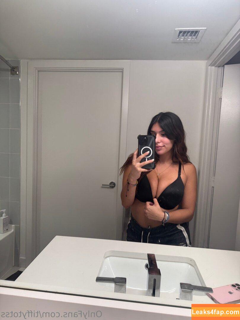 tiffytotss /  leaked photo photo #0009