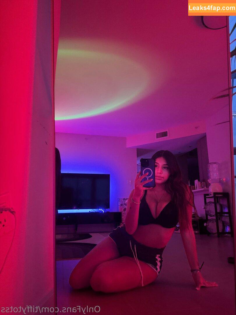 tiffytotss /  leaked photo photo #0021